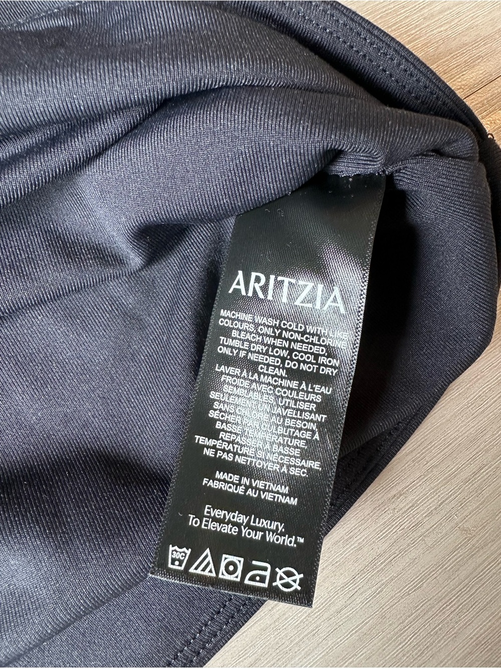 ARITIZIA Black Classic Tank Top women’s Large - Picture 4 of 8